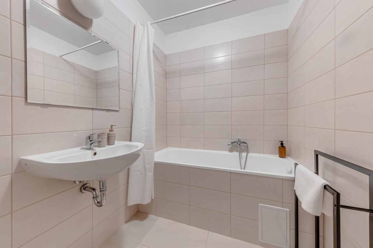 Vita Nejedleho Apartments Prague Exterior photo