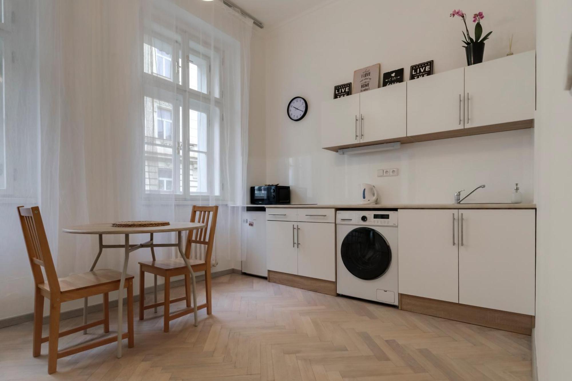 Vita Nejedleho Apartments Prague Exterior photo